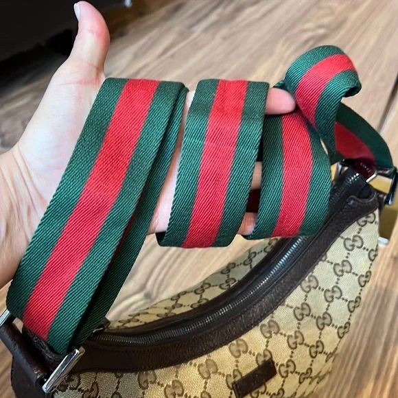 Gucci Beige and Brown Crossbody Bag with Red and Green Strap - Picture 9 of 16